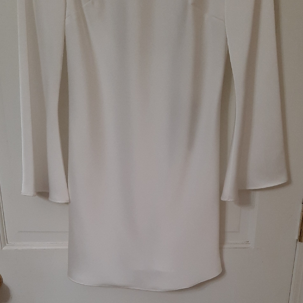 Gianni Bini Classic White Long Sleeve Dress - Picture 6 of 11
